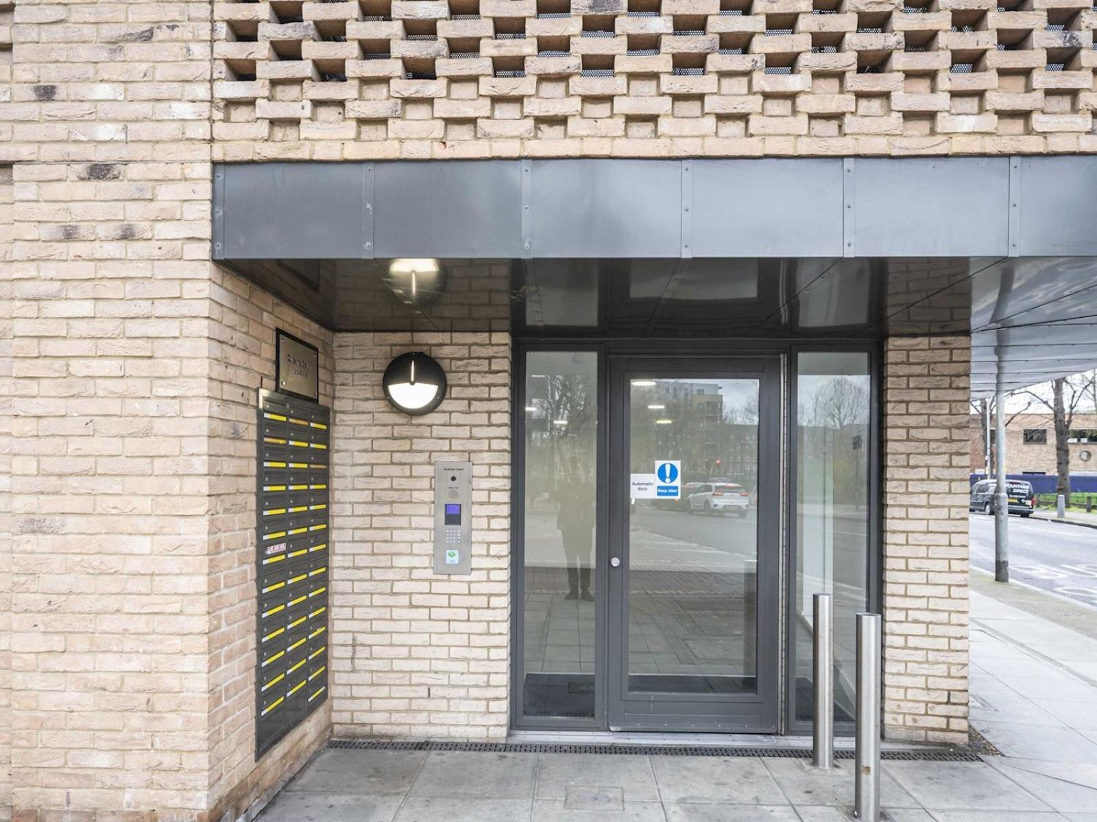 London Apartment Near Tower Bridge And Tube Pass The Keys エクステリア 写真
