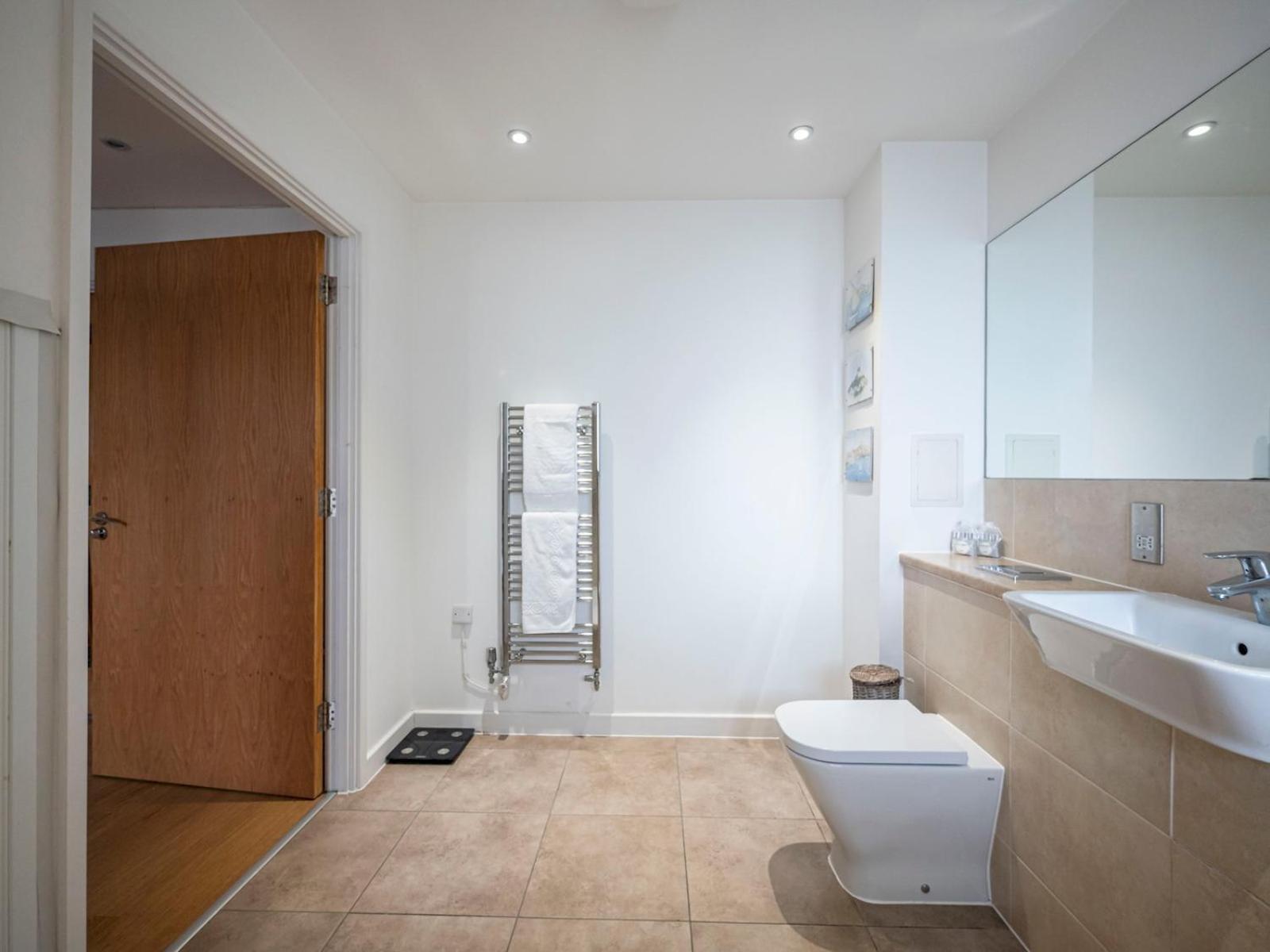 London Apartment Near Tower Bridge And Tube Pass The Keys エクステリア 写真