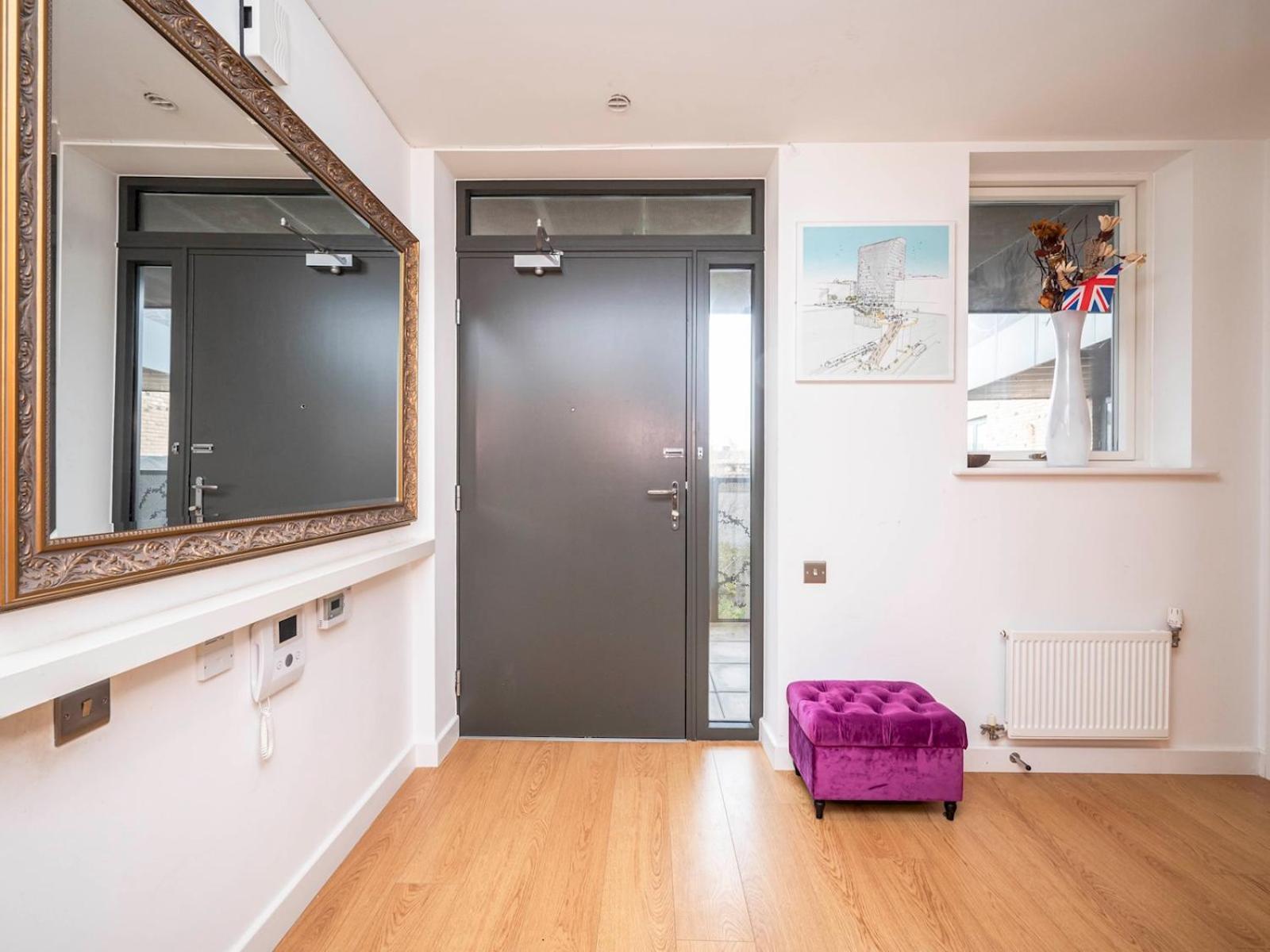 London Apartment Near Tower Bridge And Tube Pass The Keys エクステリア 写真