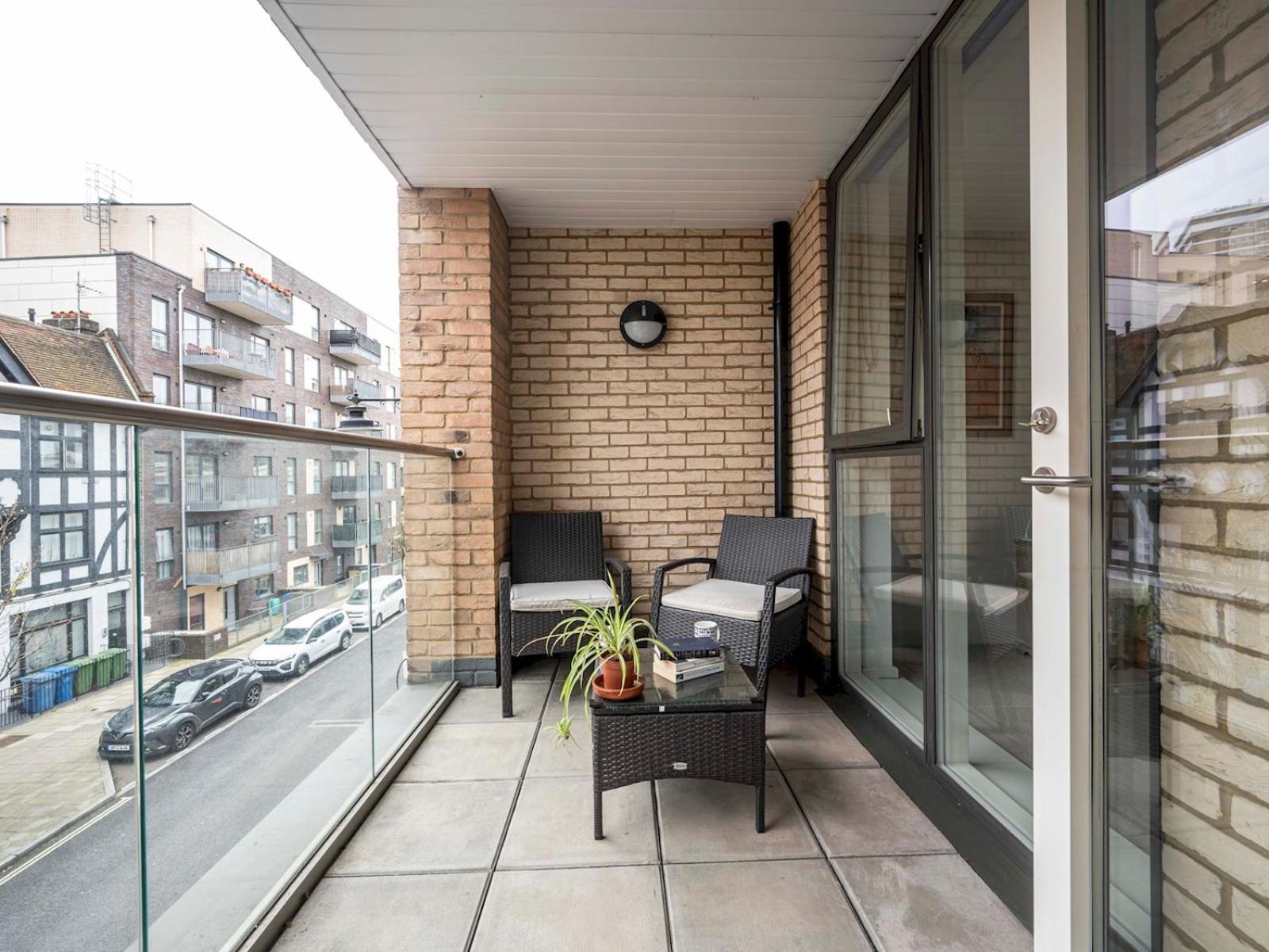 London Apartment Near Tower Bridge And Tube Pass The Keys エクステリア 写真